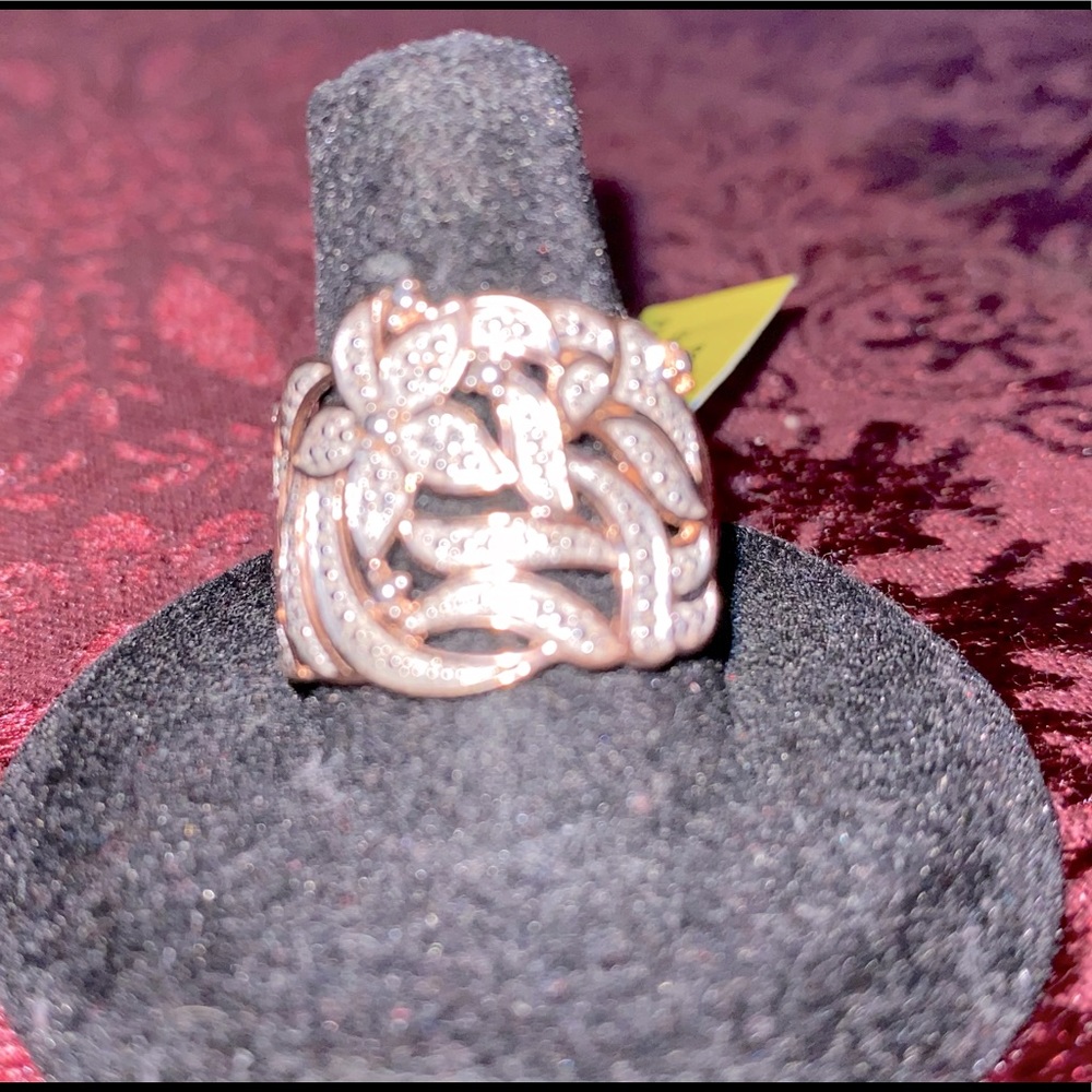 DIAMOND ACCENT RING